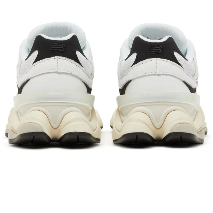 NEW BALANCE 9060 &