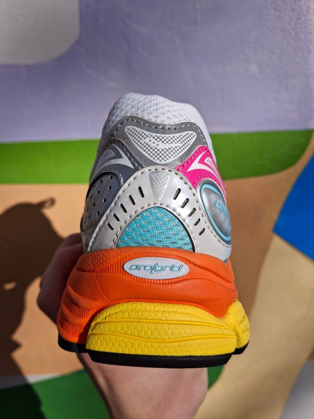 SAUCONY PROGRID OMNI 9 &
