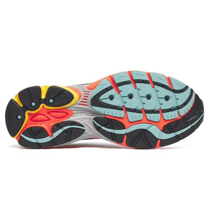 SAUCONY PROGRID OMNI 9 &