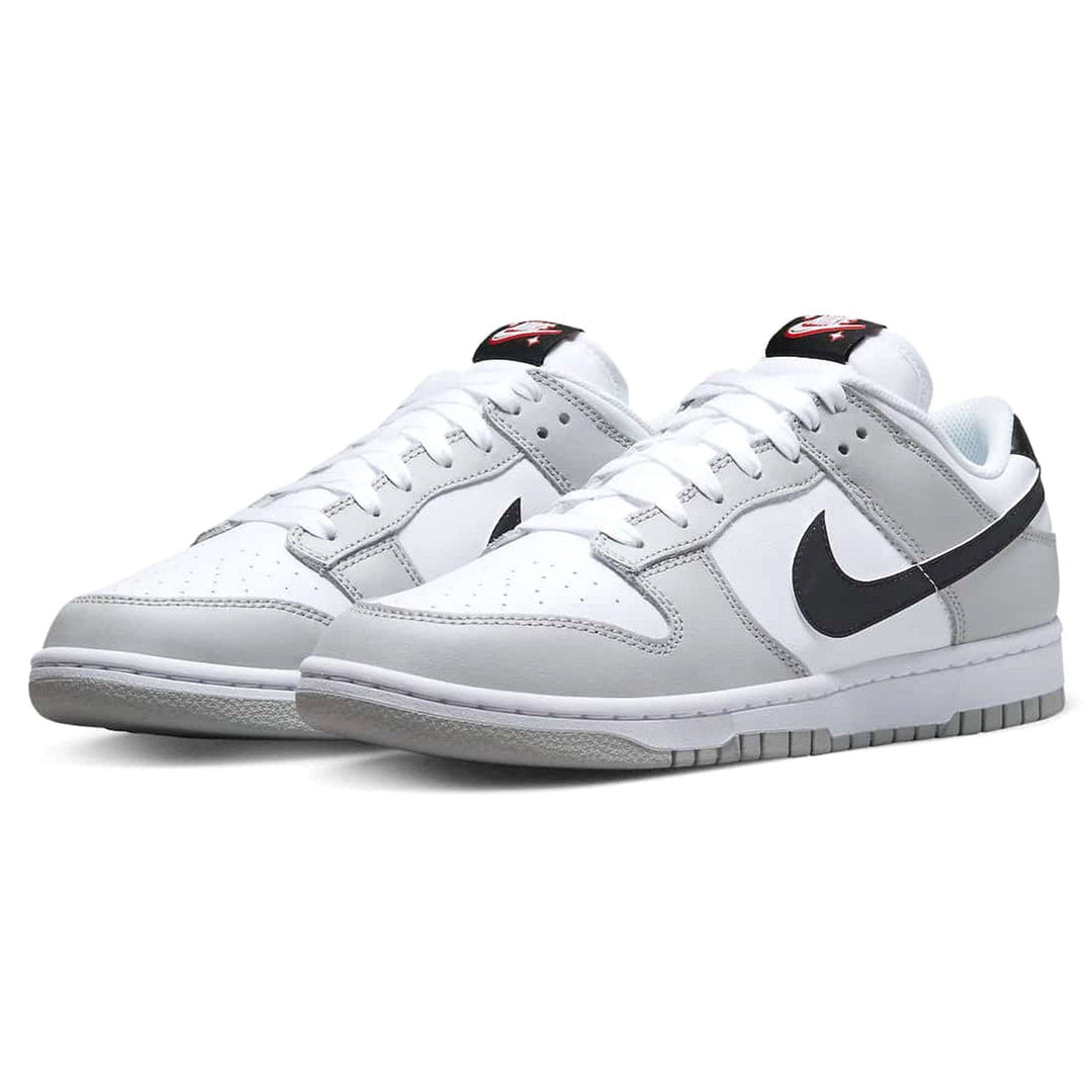 NIKE DUNK LOW SE &
