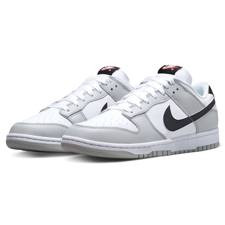 NIKE DUNK LOW SE &