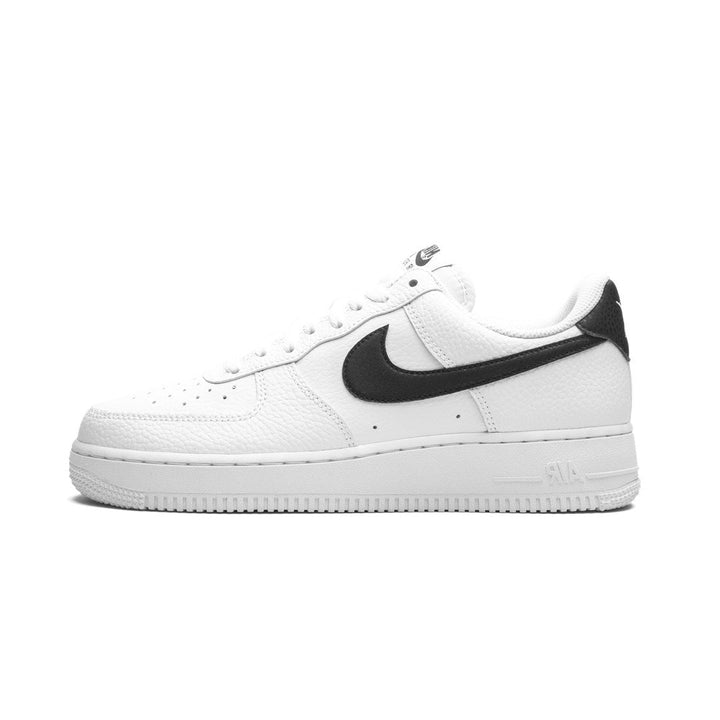 NIKE AIR FORCE 1 LOW &
