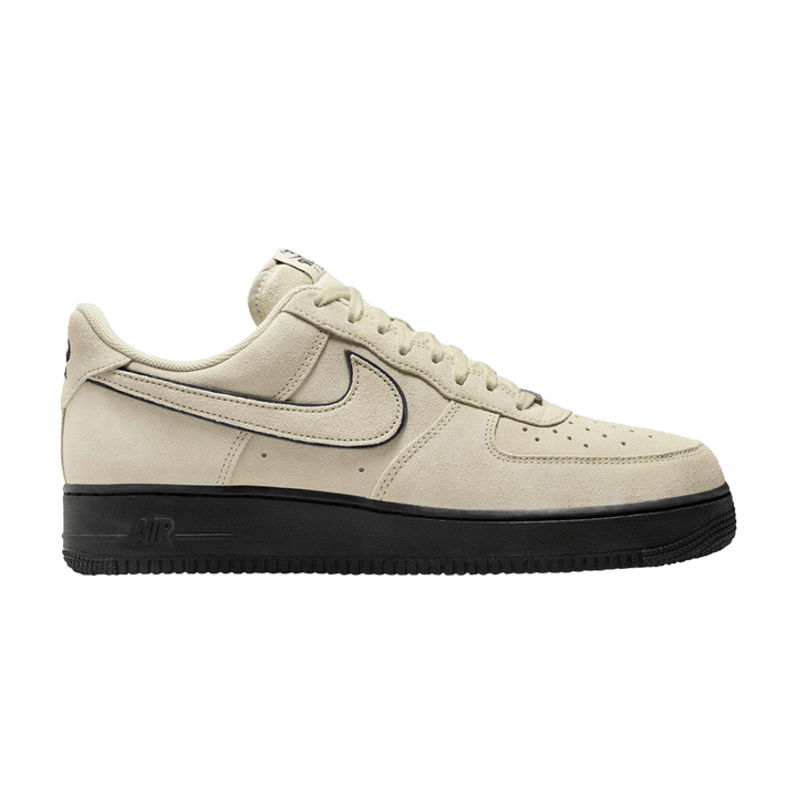 NIKE AIR FORCE 1 &