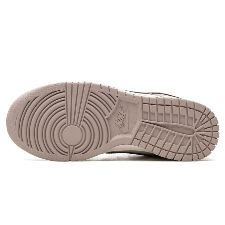 NIKE DUNK LOW WMNS &