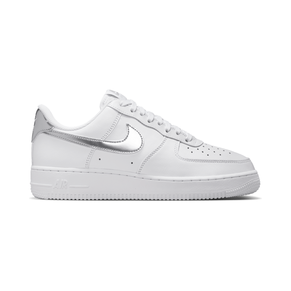 NIKE AIR FORCE 1 &