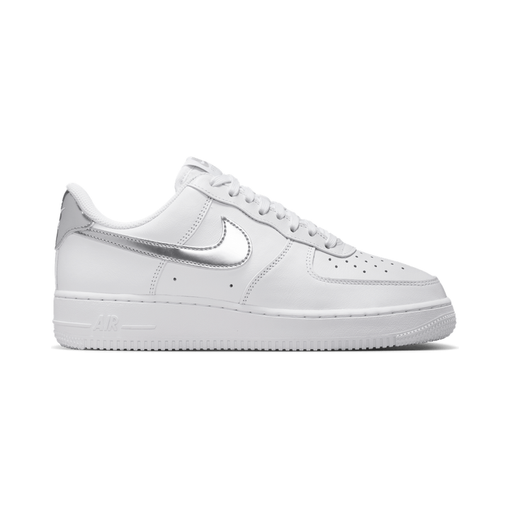 NIKE AIR FORCE 1 &