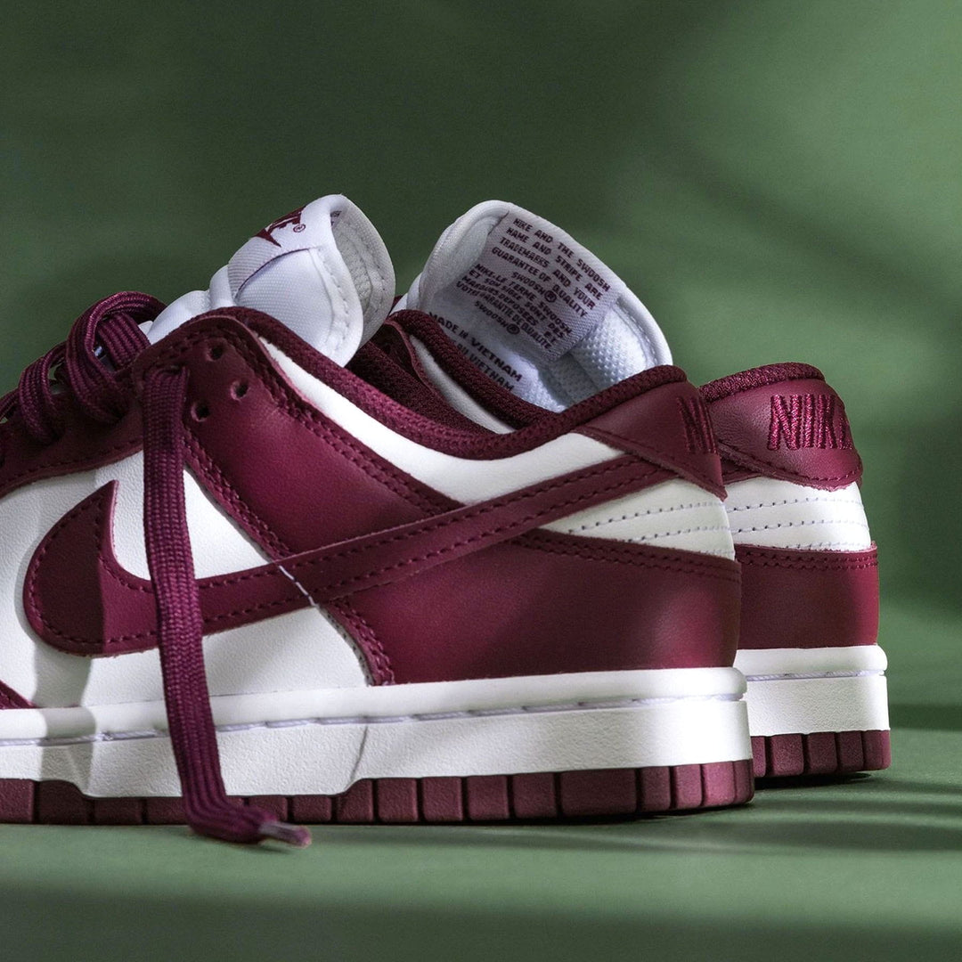 NIKE DUNK LOW WMNS &