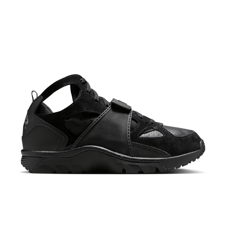 NIKE AIR TRAINER HUARACHE TRIPLE BLACK