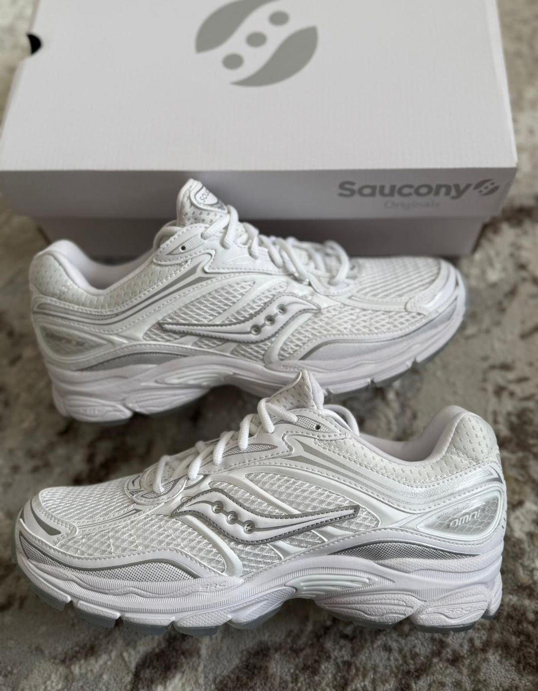 SAUCONY PROGRID OMNI 9 WHITE SILVER