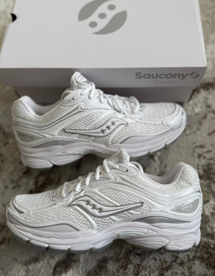 SAUCONY PROGRID OMNI 9 WHITE SILVER