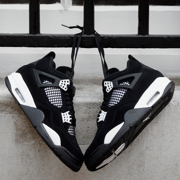AIR JORDAN 4 RETRO &