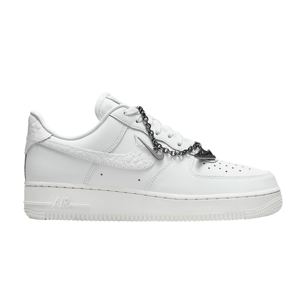 NIKE AIR FORCE 1 &