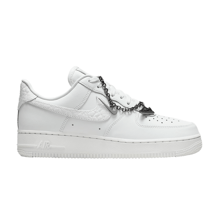 NIKE AIR FORCE 1 &