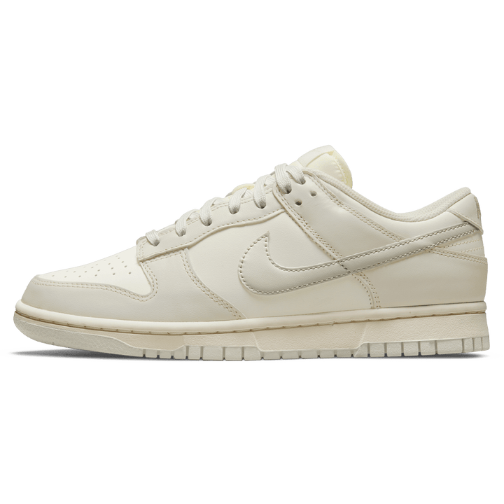NIKE DUNK LOW WMNS &