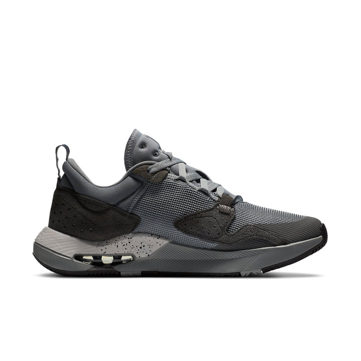 FRAGMENT DESIGN X AIR JORDAN AIR CADENCE SP GREY