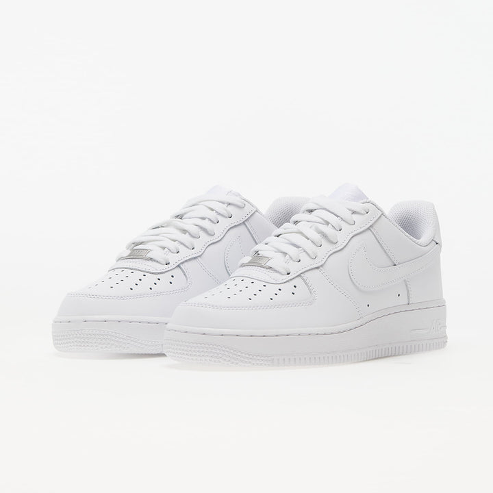 NIKE AIR FORCE 1 LOW &