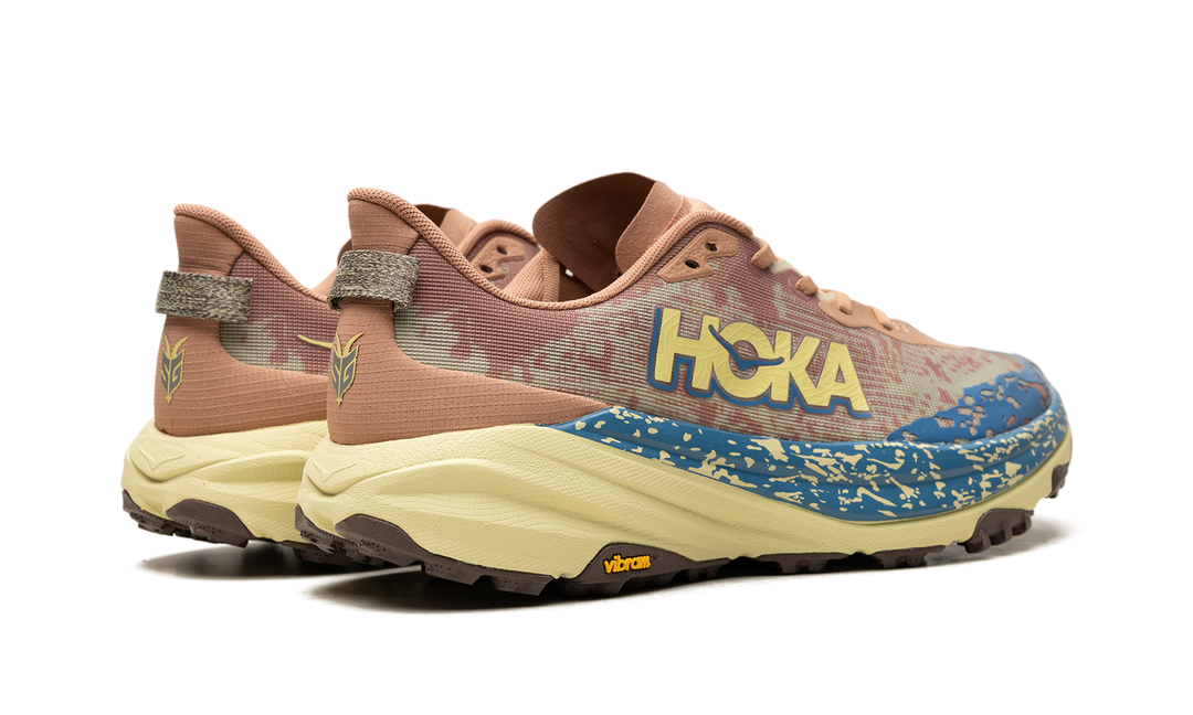HOKA ONE ONE SPEEDGOAT 6 MAPLE CARDAMOM