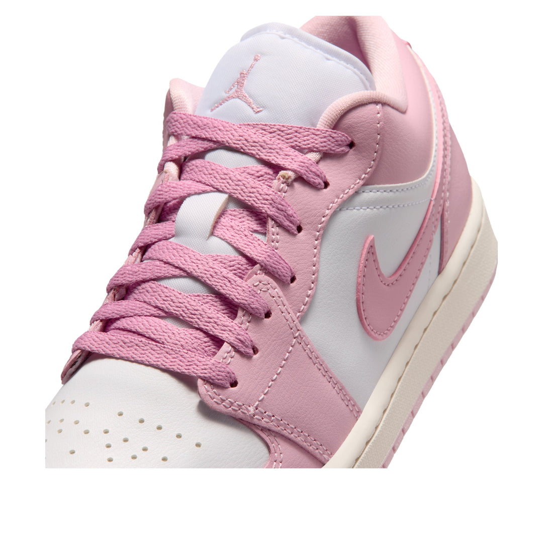 JORDAN 1 LOW ICED CARMINE WHITE (WOMEN&