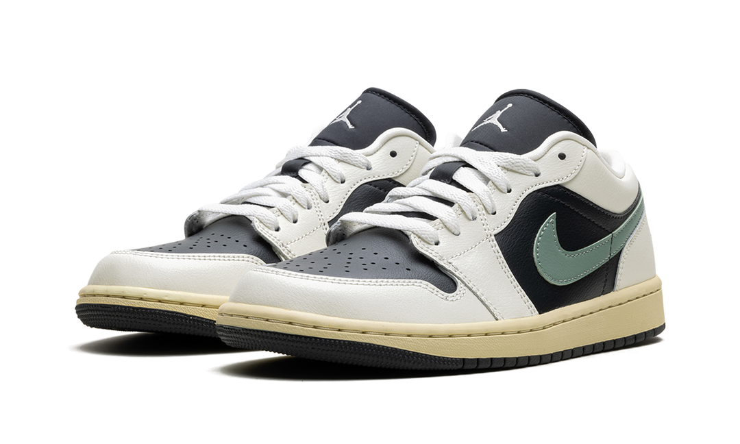 JORDAN 1 LOW JADE SMOKE (WOMEN&