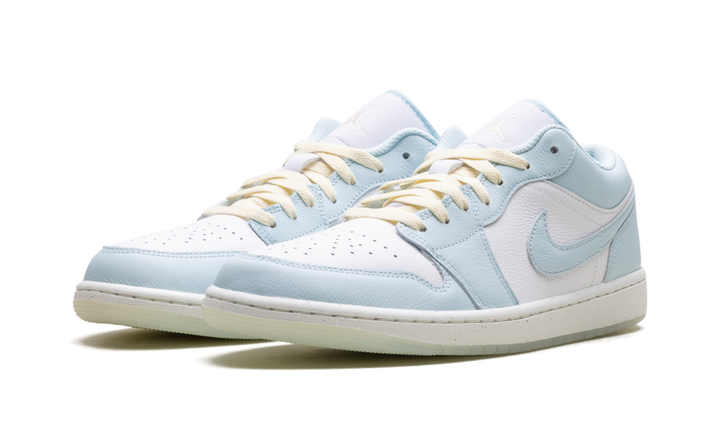 JORDAN 1 LOW SE GLACIER BLUE SUMMIT WHITE