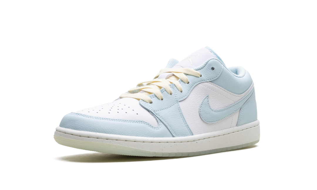 JORDAN 1 LOW SE GLACIER BLUE SUMMIT WHITE