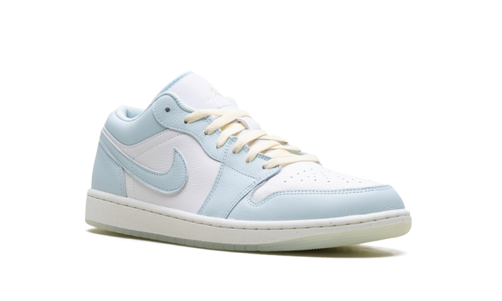 JORDAN 1 LOW SE GLACIER BLUE SUMMIT WHITE