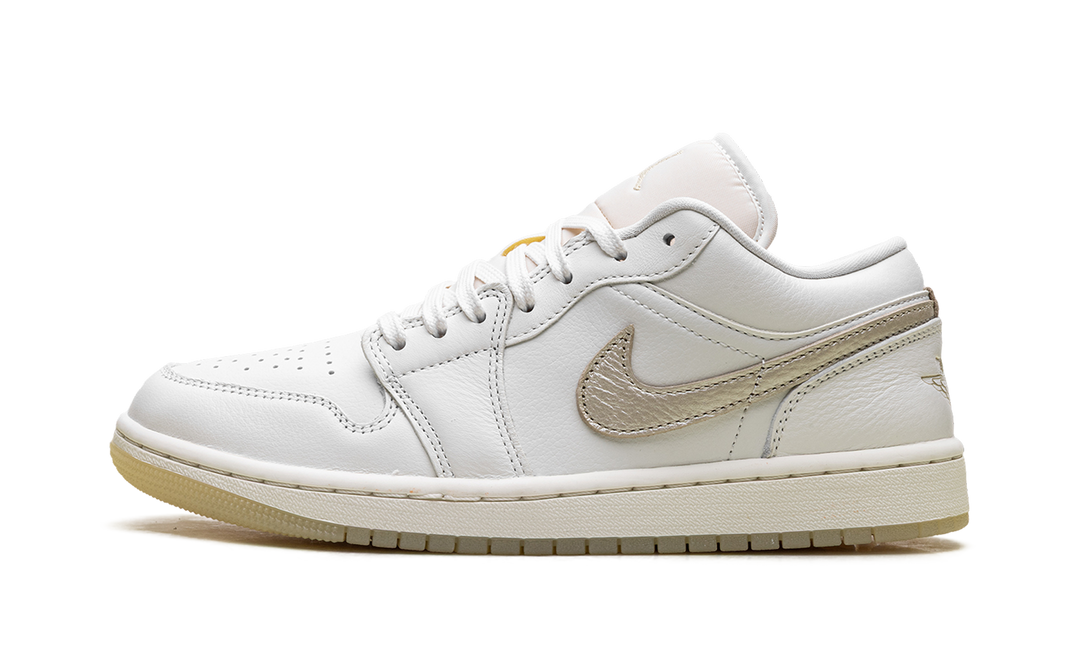JORDAN 1 LOW SE METALLIC TEAM GOLD (WOMEN&