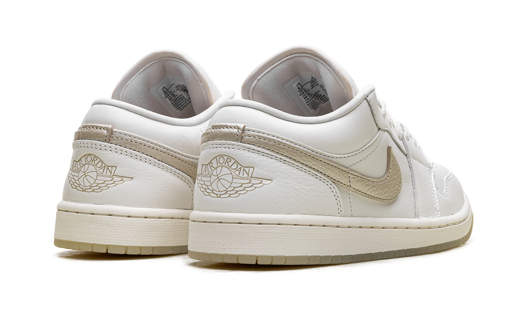 JORDAN 1 LOW SE METALLIC TEAM GOLD (WOMEN&