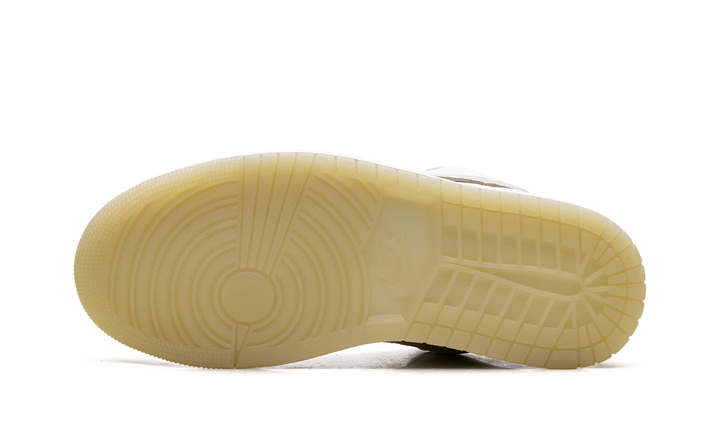 JORDAN 1 LOW SE METALLIC TEAM GOLD (WOMEN&