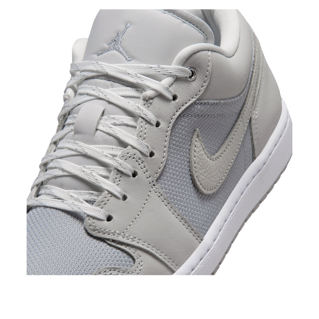 JORDAN 1 LOW SE SOFT PEARL LIGHT SMOKE GREY — Stock