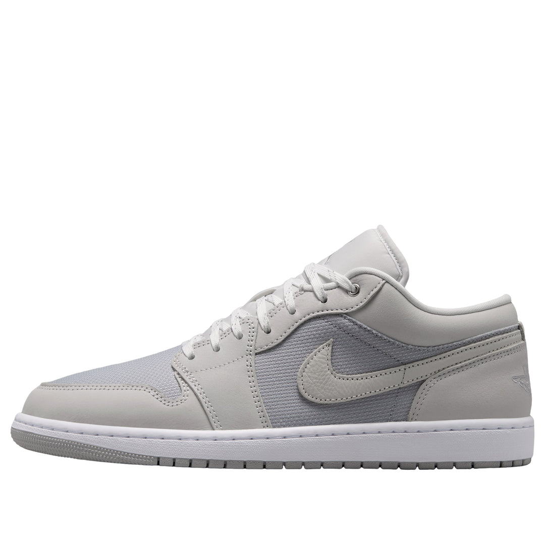 JORDAN 1 LOW SE SOFT PEARL LIGHT SMOKE GREY — Stock