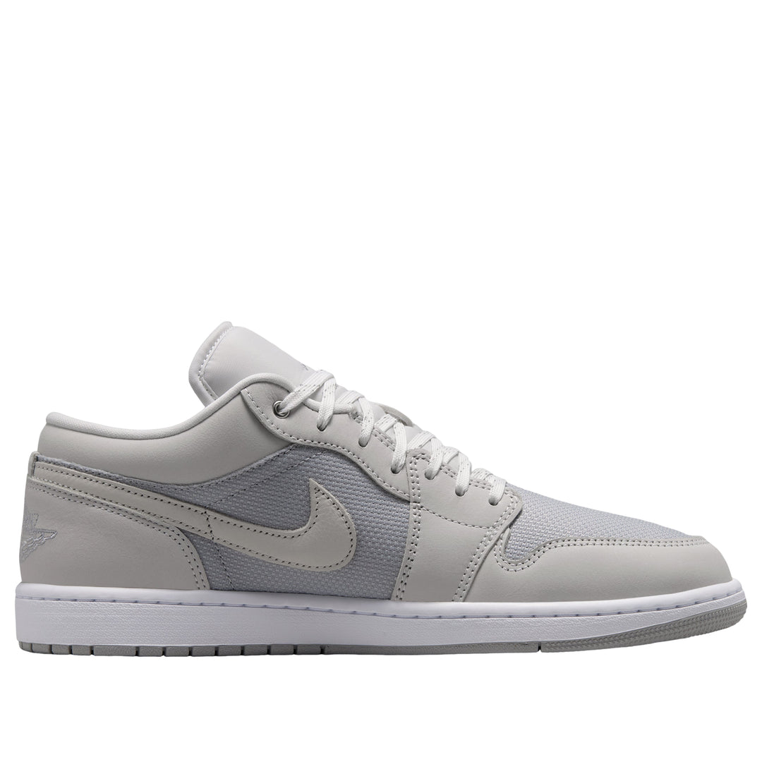 JORDAN 1 LOW SE SOFT PEARL LIGHT SMOKE GREY — Stock