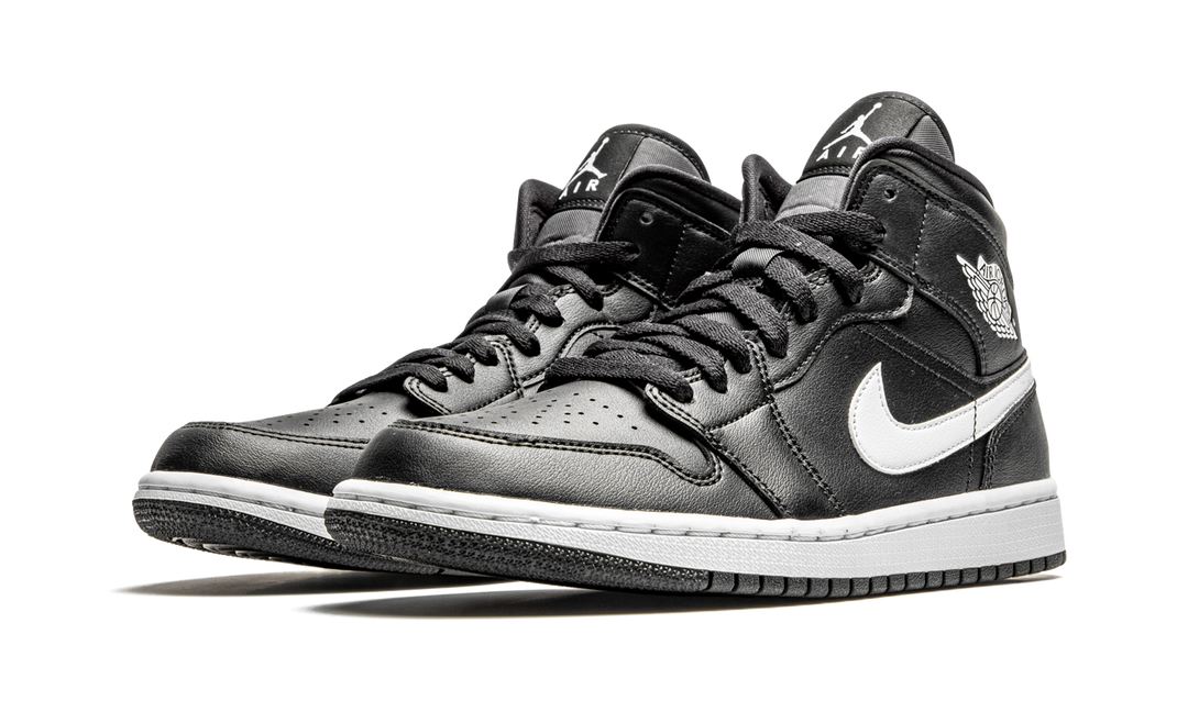 JORDAN 1 MID BLACK WHITE WOMENS