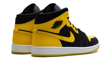 JORDAN 1 MID NEW LOVE (2025) — Stock