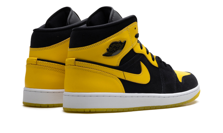 JORDAN 1 MID NEW LOVE (2025)