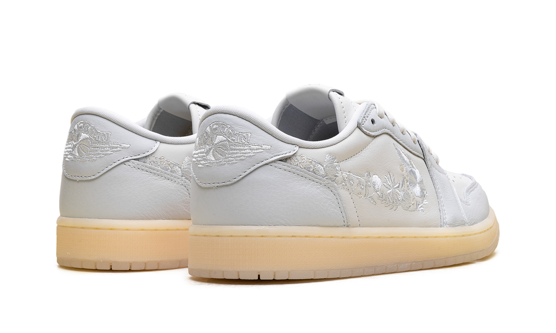 JORDAN 1 RETRO LOW OG RABBIT FLORAL SWOOSH