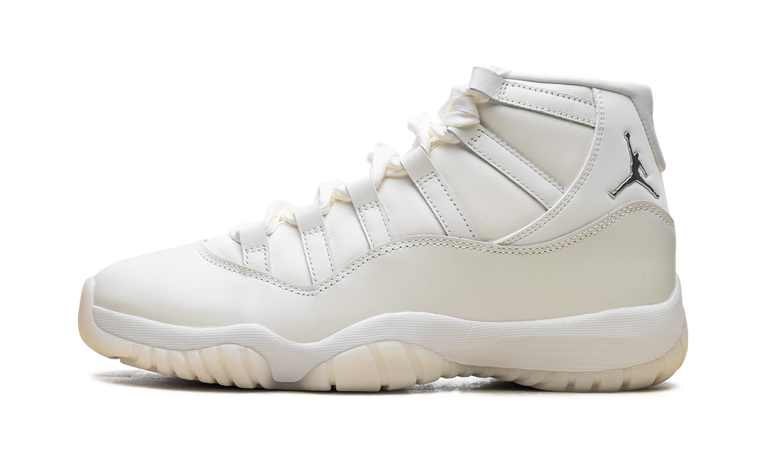 JORDAN 11 RETRO PEARL (WOMEN&