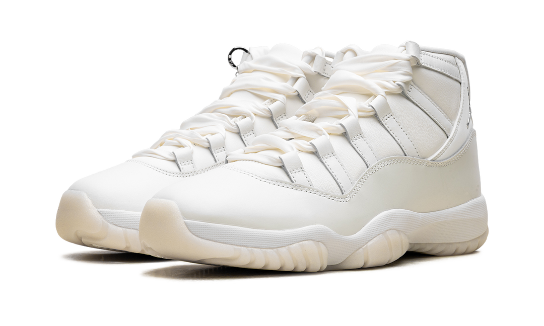 JORDAN 11 RETRO PEARL (WOMEN&