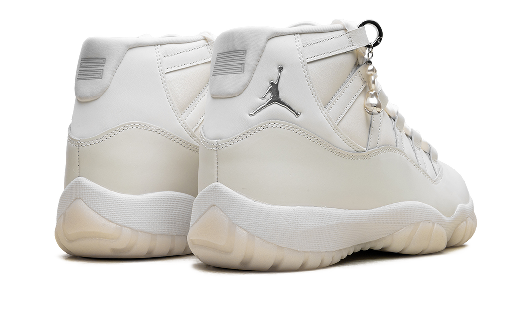 JORDAN 11 RETRO PEARL (WOMEN&