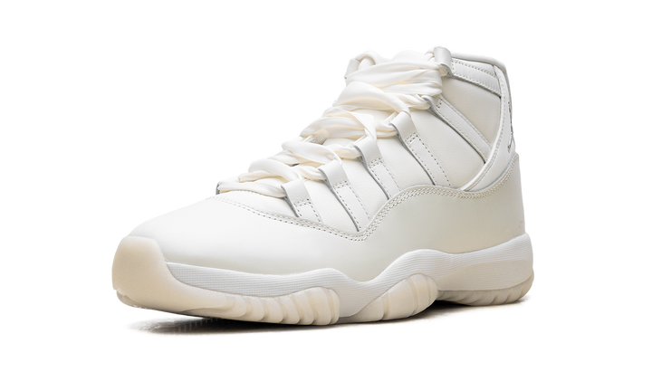 JORDAN 11 RETRO PEARL (WOMEN&