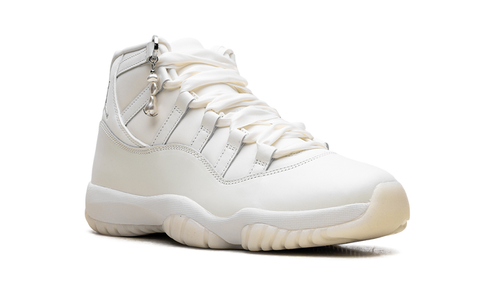 JORDAN 11 RETRO PEARL (WOMEN&