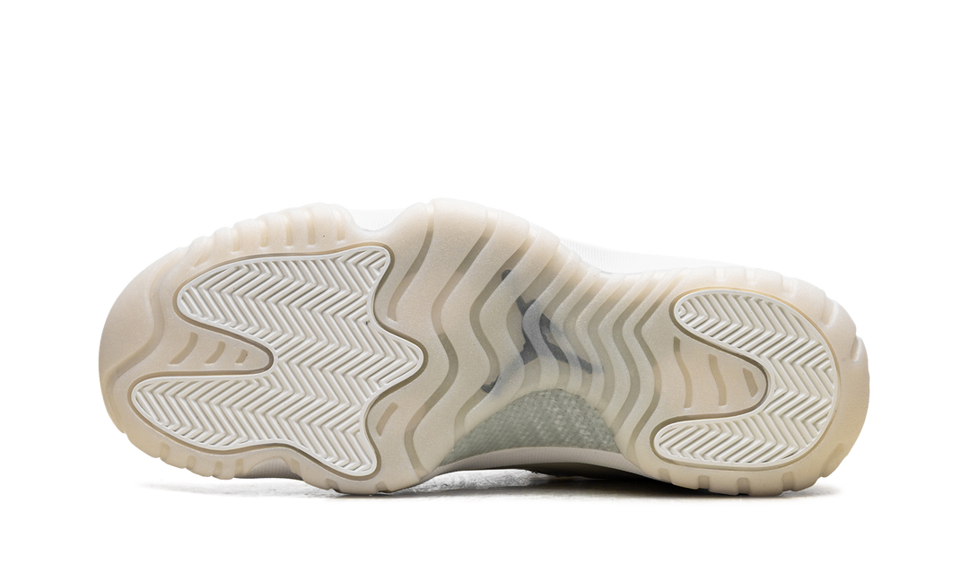 JORDAN 11 RETRO PEARL (WOMEN&