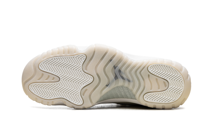 JORDAN 11 RETRO PEARL (WOMEN&