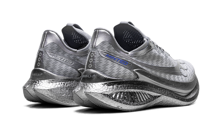MINTED NEW YORK X SAUCONY ENDORPHIN PRO 5 CHROMIUM