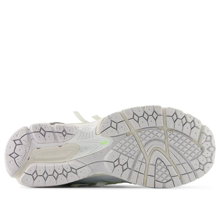 NEW BALANCE 1906A WHITE GREEN