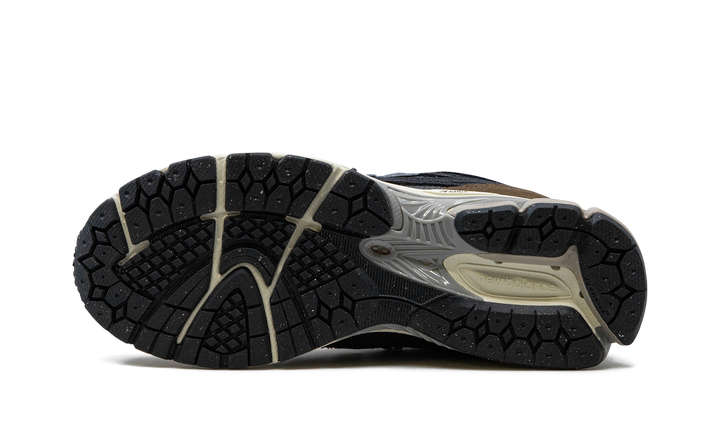 NEW BALANCE 1906F PHANTOM DARK MUSHROOM