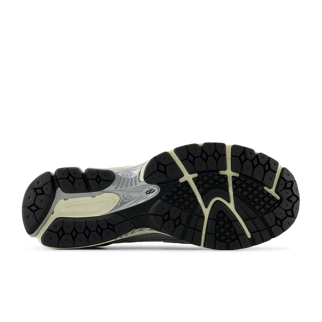 NEW BALANCE 1906L METALLIC SILVER