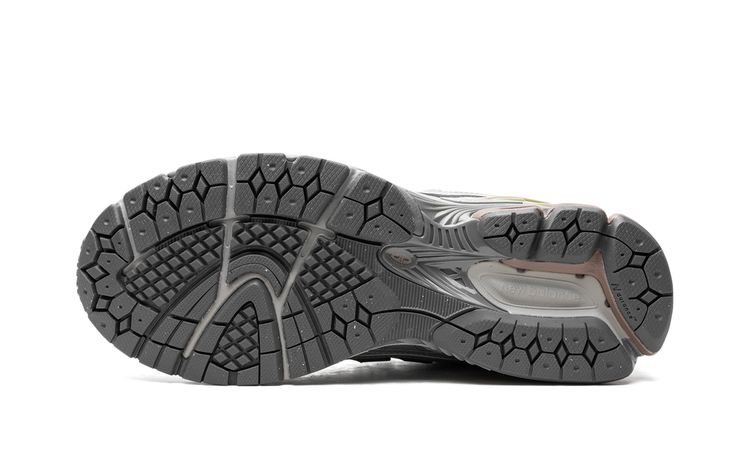 NEW BALANCE 1906N TEAM AWAY GREY