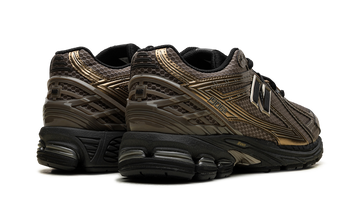 NEW BALANCE 1906R BRONZE — Stock
