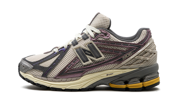 NEW BALANCE 1906R LICORICE — Stock